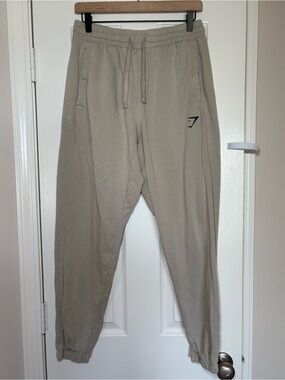 Gymshark Essential Joggers Sweatpants Tan Beige‎ Men’s Medium M